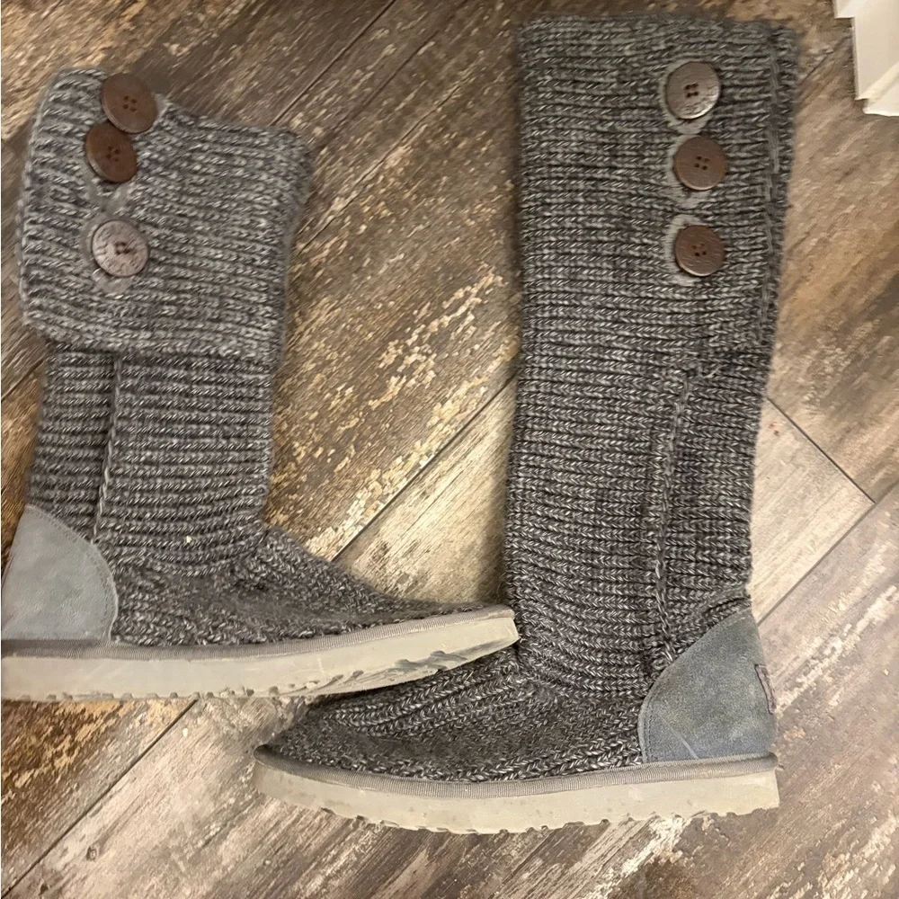 Gray Knit Button CARDI UGG Boots EUC